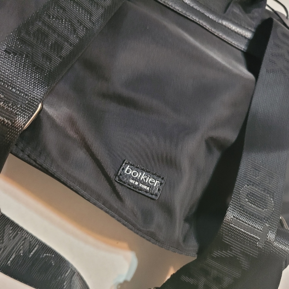 Backpack - Picture 5 of 8